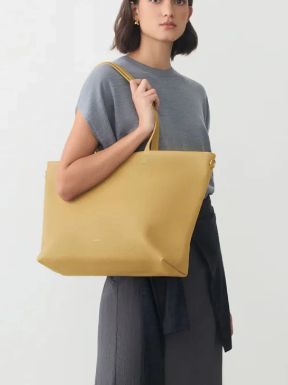 NWT Cuyana Classic Easy Zipper Tote in Butter